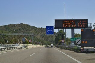Entering Spain at La Jonquera border crossing
Leaving the French A9 autoroute and entering the Spanish Autopista AP-7 at the Els Límits/La Jonquera border crossing during the long drive to the annual holiday destination Roses.