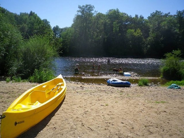 Camping les Chalets sur la Dordogne