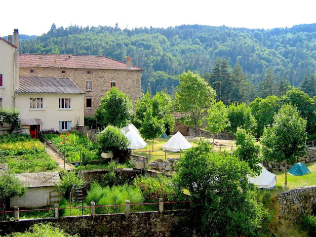Camping Les Eaux Vives