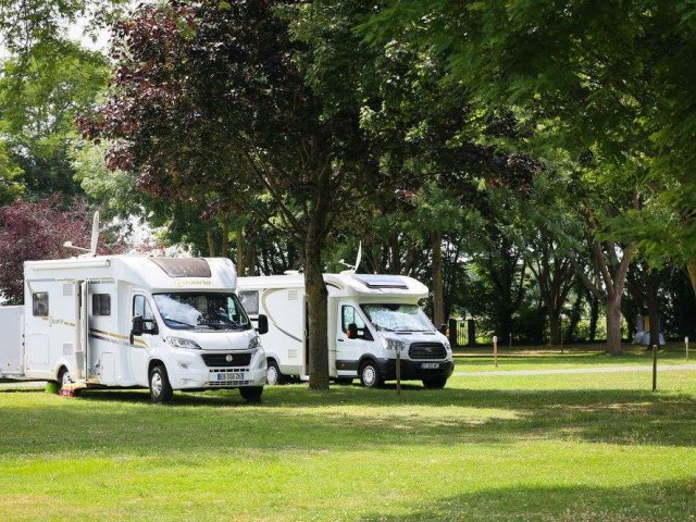 Camping les Rives de Douet