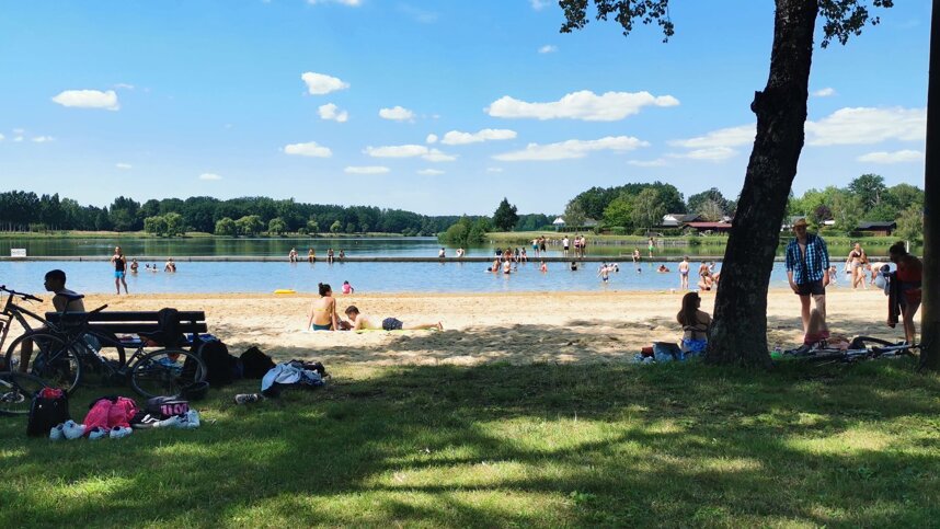 Camping de la Plage à Mansigné | France, Pays de la Loire | Independent ...