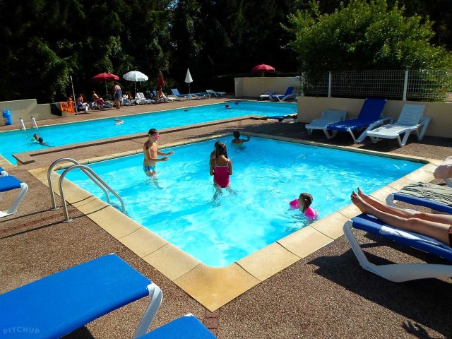 Camping les Pinasses