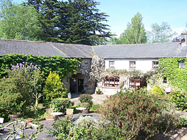 Ballinacourty House Caravan & Camping Park