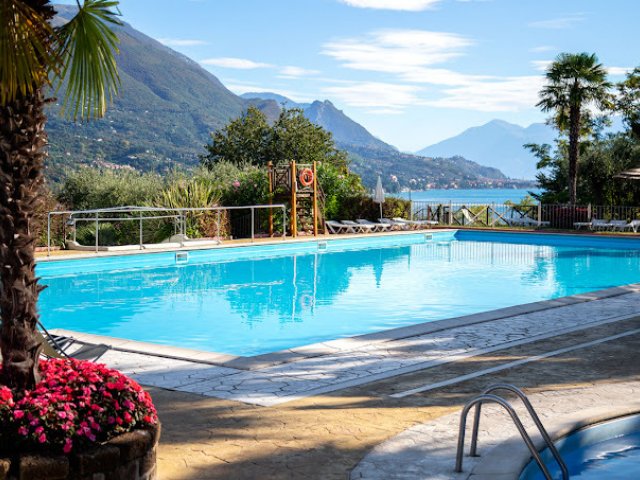 Weekend Resort