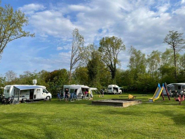 Camping De Knieplanden