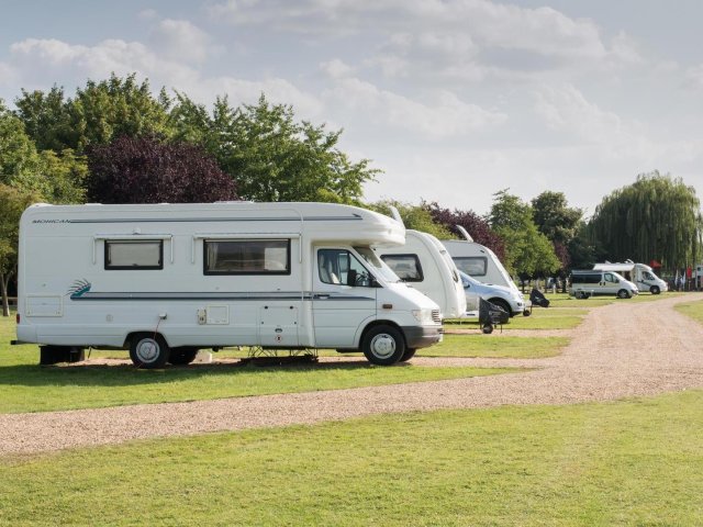 Lee Valley Caravan Park, Dobbs Weir