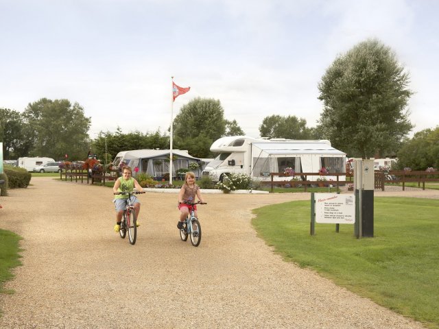 St Neots Camping & Caravanning Club Site