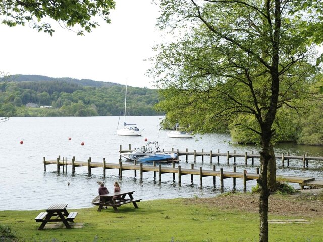 Hill of Oaks Caravan Park
