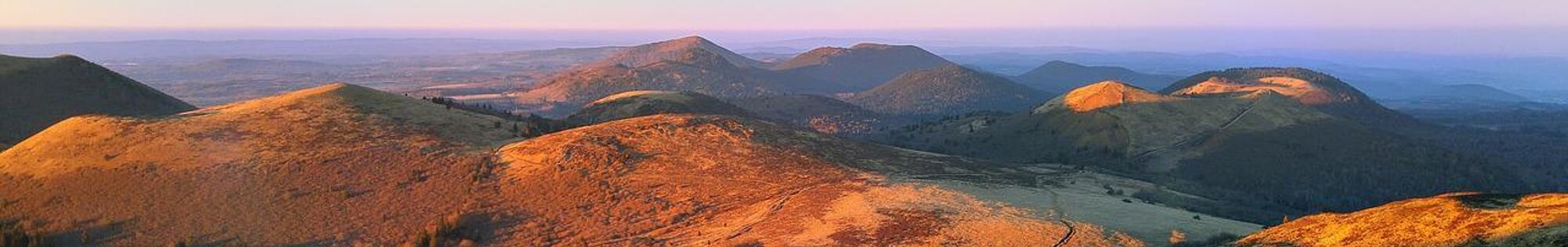 Explore the Auvergne background image
