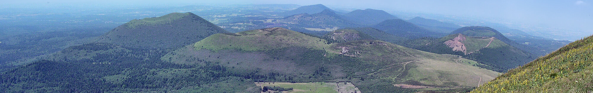 Volcanoes of the Auvergne background image