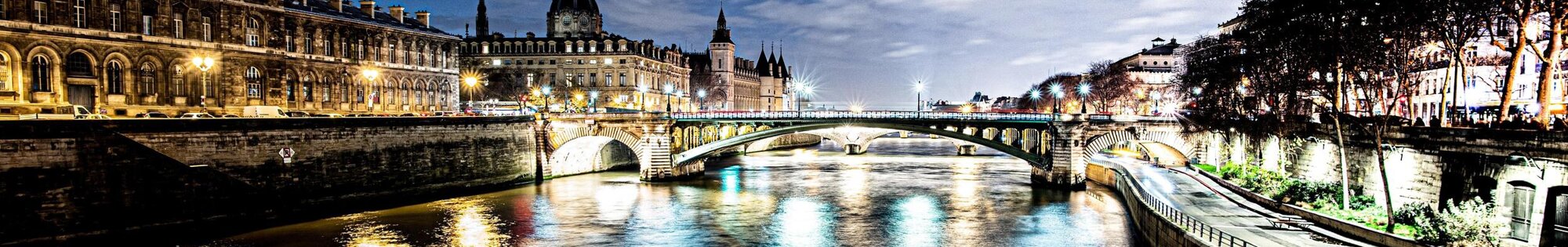 Walking and Cycling in Paris background image