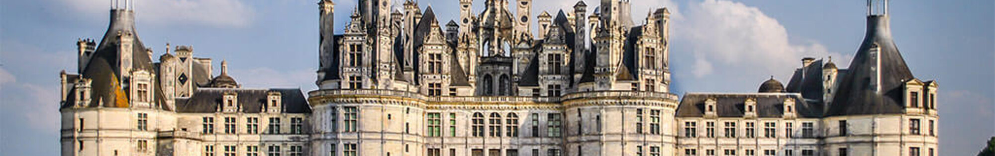 Châteaux Of The Loire background image