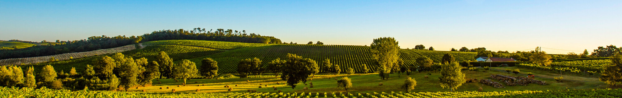 Most Beautiful Villages in Aquitaine background image