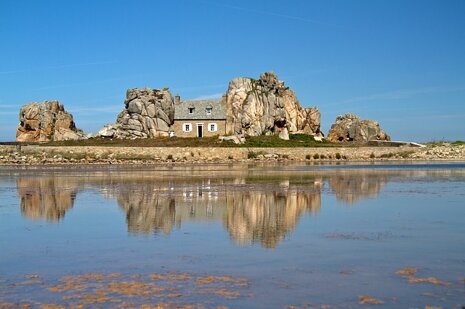 A seaside cottage on the Atlantic coast of Brittany