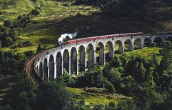 Jacobite Steam Train on the Glenfinnan Viaduct