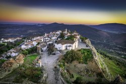Between Castelo de Vide and Portalegre, and near Spain, stands the peaceful town of Marvão, on the highest crest of the Serra de São Mamede