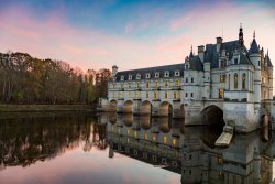 Loire running beneath Château de Chenonceau