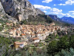 Moustiers-Sainte-Marie, Public Domain