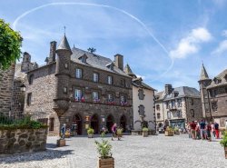 Salers [📸 auvergne-destination.com]