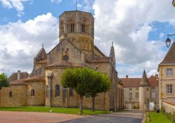 Semur-en-Brionnais [📸 burgundy-tourism.com]