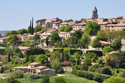 La Garde-Adhémar [📸 Drôme sud Provence Tourism] drome-sud-provence.com