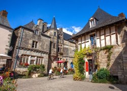 Rochefort-en-Terre [📸 Rochefort-en-Terre tourism] en.rochefortenterre-tourisme.bzh