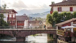Saint-Jean-Pied-de-Port [📸 Biarritz Pays Basque Tourism] biarritz-pays-basque.com