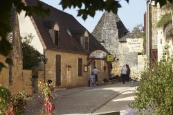 Saint-Amand-de-Coly [📸 Mathieu Anglada] dordognevalleytravel.com