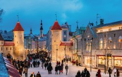 Crowds pass through Viru Gate, Tallinn in winter