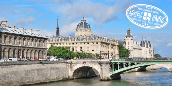 Le tour arrives in Paris