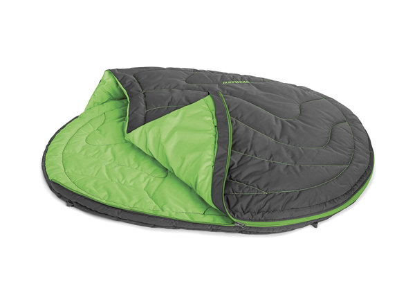 Ruffwear Sleeping Bag for Dogs, Ideal for Camping and Backpacking, One Size – Suitable for Most Breeds, Meadow Green, Highlands Sleeping Bag, 1060-345M